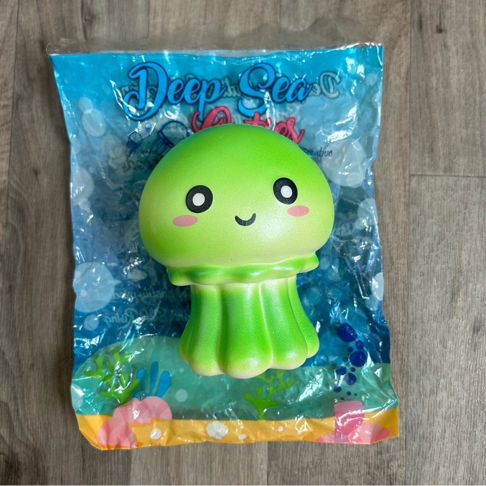 Cute Creative Squishies Deep Sea Cuties Squid And UFO Sheep Lot Bundle - Picture 4 of 11